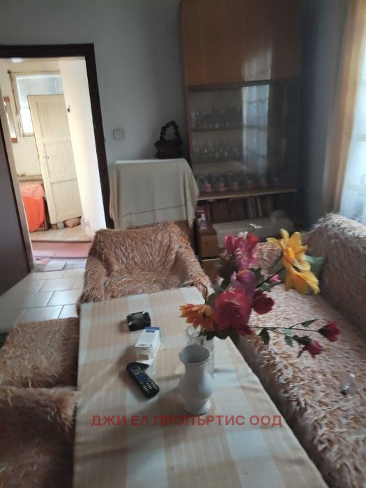 Продава КЪЩА, гр. София, гр. Нови Искър, снимка 2 - Къщи - 56679684