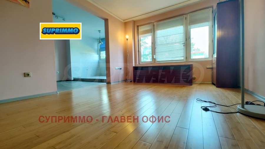 Продава МНОГОСТАЕН, гр. София, Изток