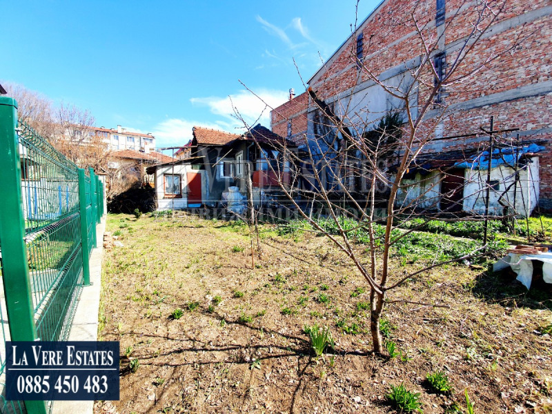 Продава  Парцел град Русе , Ялта , 245 кв.м | 55989201