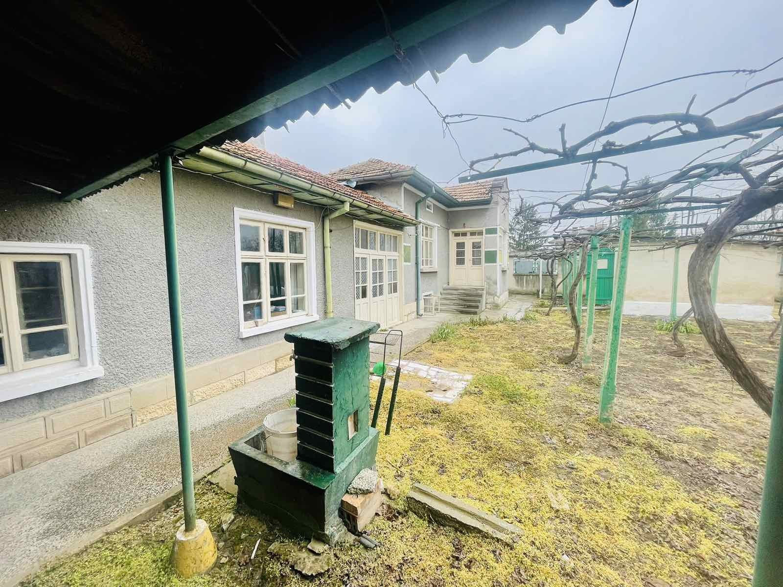 Продава КЪЩА, с. Дибич, област Шумен