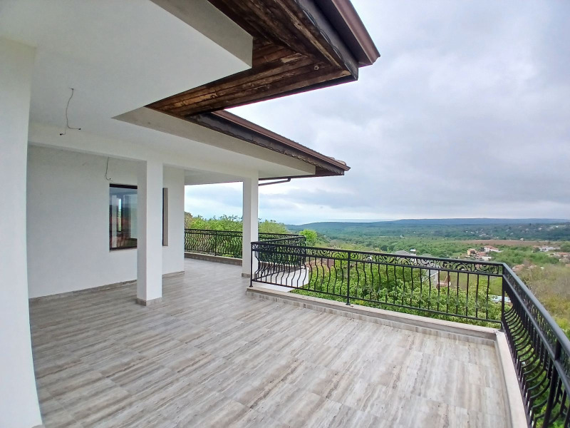 Продава КЪЩА в град Варна, м-т Боровец - юг - 349 кв.м / 395 000 € » 772 552.85 лв., ЕРА ВИВА