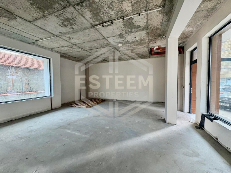 Продава МАГАЗИН в град Русе, Широк център - 80 кв.м / 128 600 € » 251 519.74 лв., ЕСТИЙМ ПРОПЪРТИС