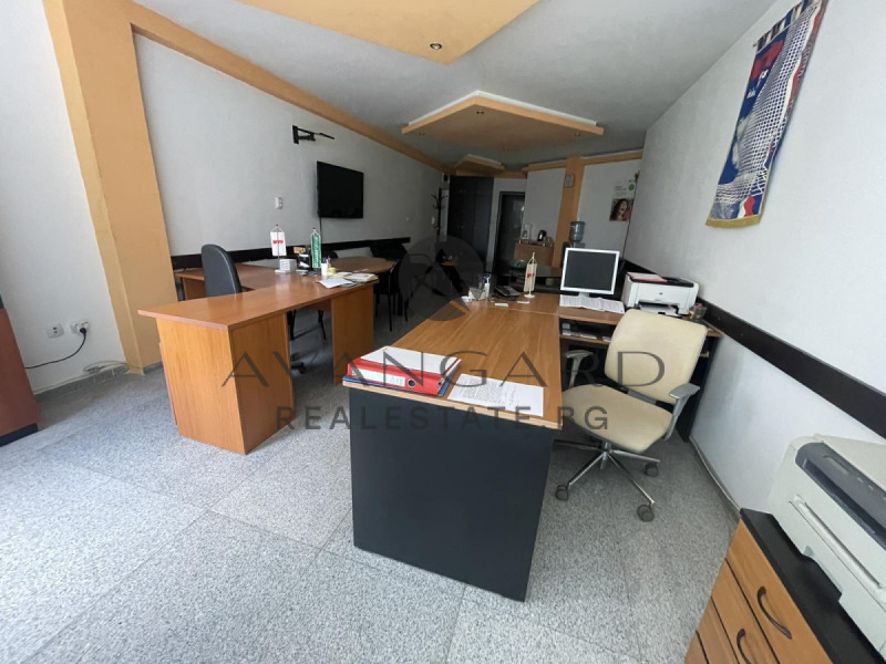 À venda  Escritório Plovdiv , Karchiiaka , 107 m² | 54591295 - imagem [3]