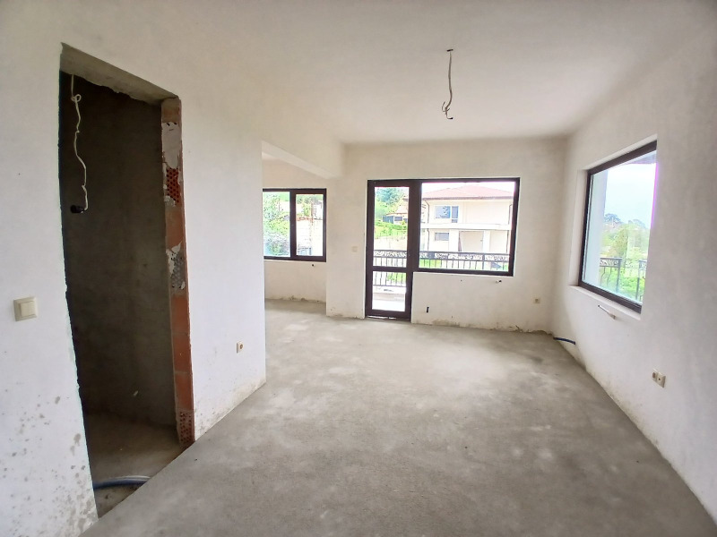 Продава КЪЩА, гр. Варна, м-т Боровец - юг, снимка 13 - Къщи - 53497137