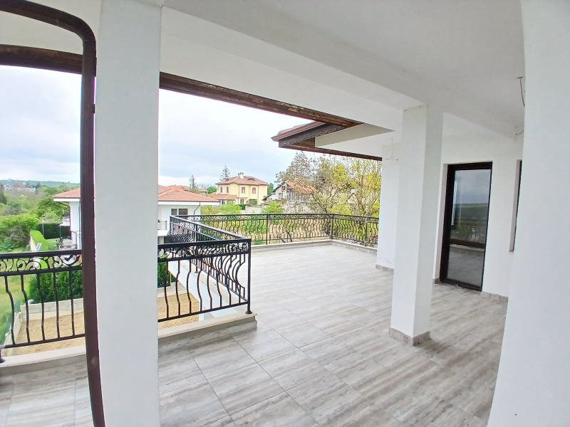 Продава КЪЩА, гр. Варна, м-т Боровец - юг, снимка 2 - Къщи - 53497137