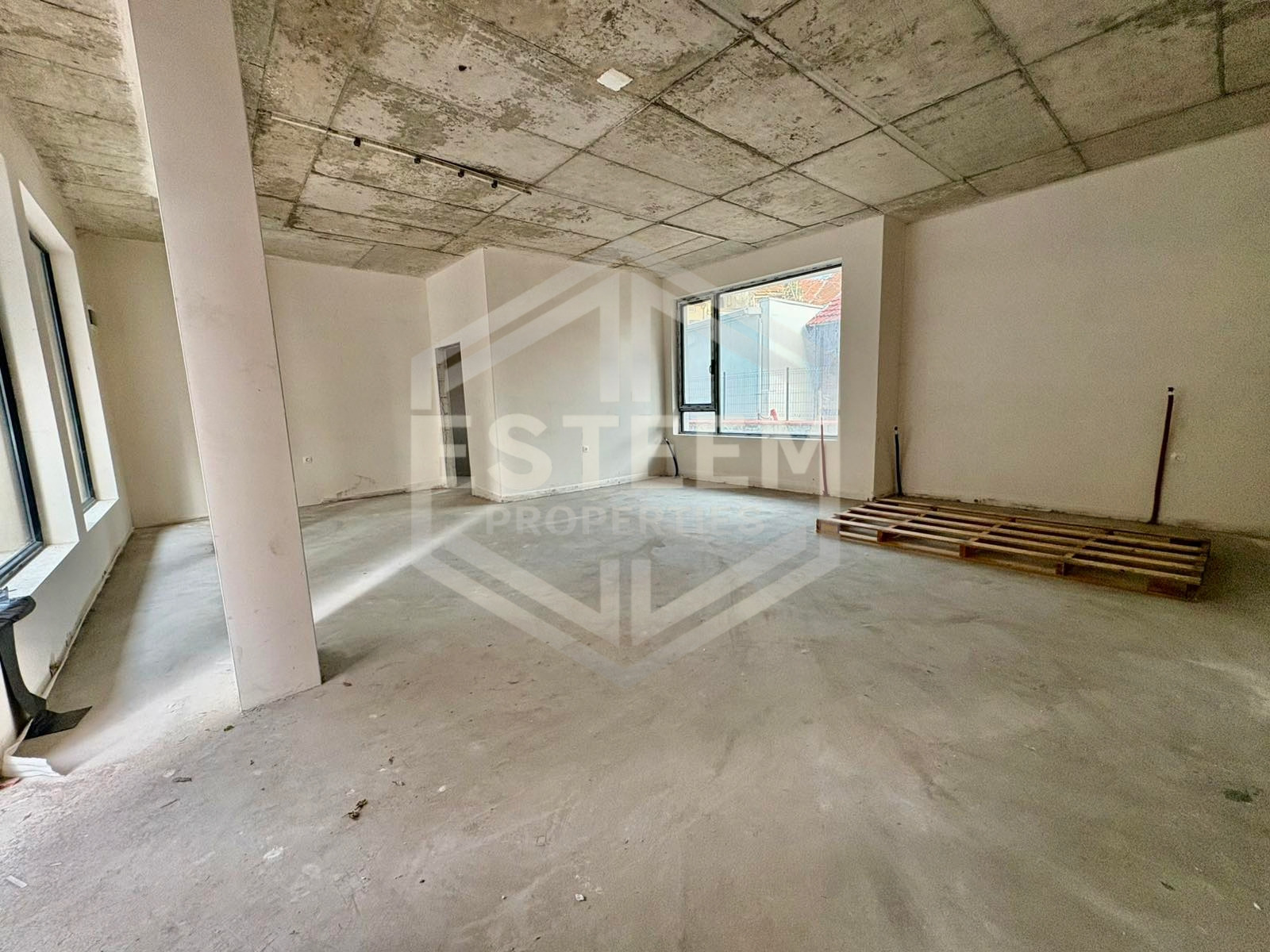 Продава МАГАЗИН, гр. Русе, Широк център, снимка 2 - Магазини - 53741563