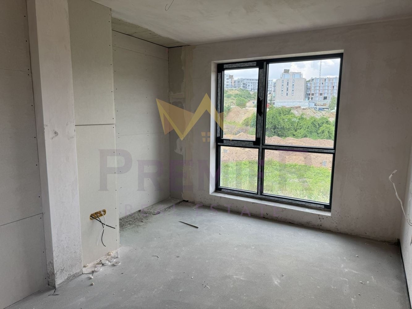 Продава 3-СТАЕН, гр. Варна, к.к. Св.Св. Константин и Елена, снимка 2 - Апартаменти - 55833918