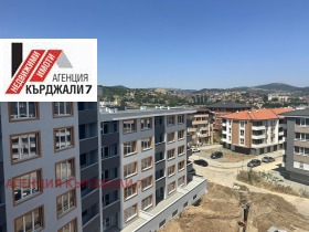 2 спальні Възрожденци, Кърджали