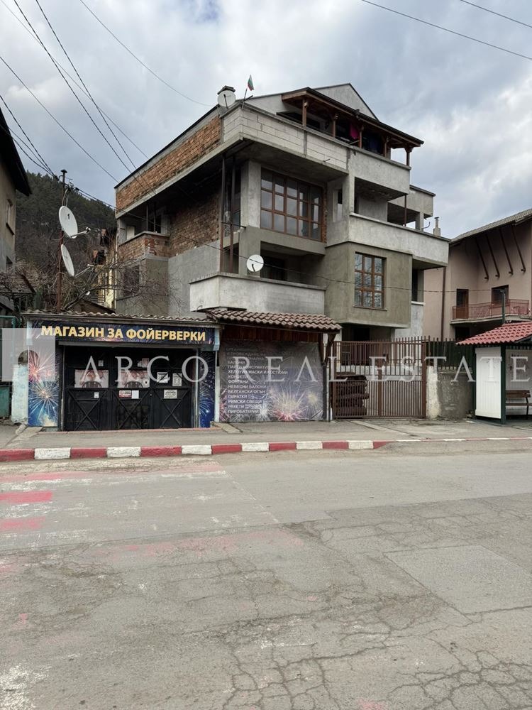 Продава ЕТАЖ ОТ КЪЩА, област София, гр. Своге • 62000 € • 39394432 — Holmes.bg