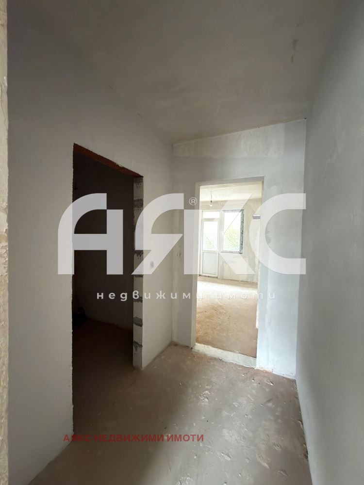 Продава КЪЩА, с. Баня, област Благоевград, снимка 2 - Къщи - 54299216