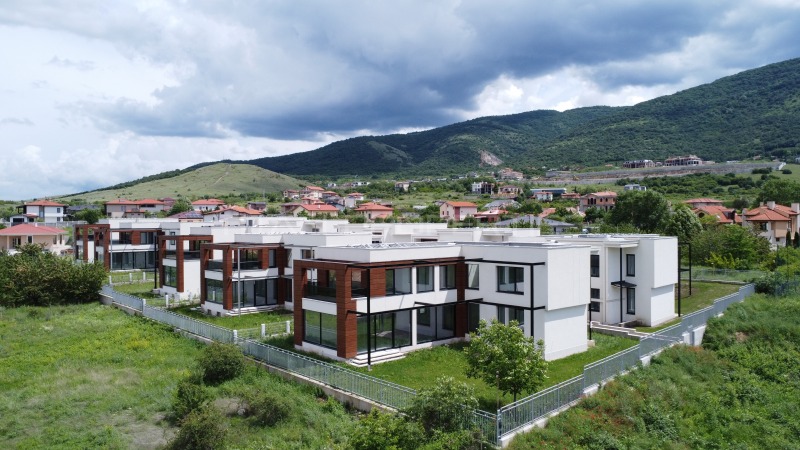 Продава  Къща, област Пловдив, с. Марково •  408 000 EUR • ID 59986079 — holmes.bg - [1] 