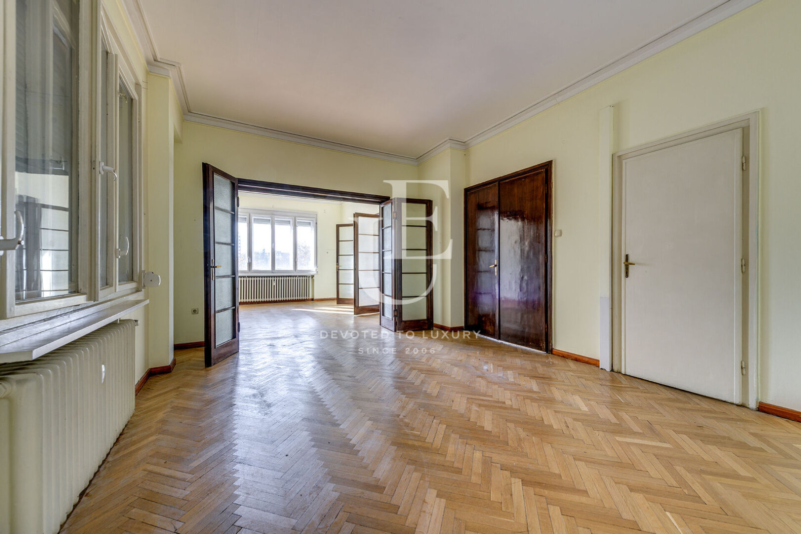 Продава МНОГОСТАЕН, гр. София, Докторски паметник