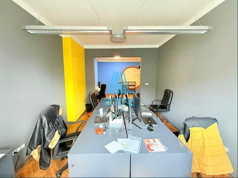 Продава  3-стаен град София , Център , 120 кв.м | 91396178