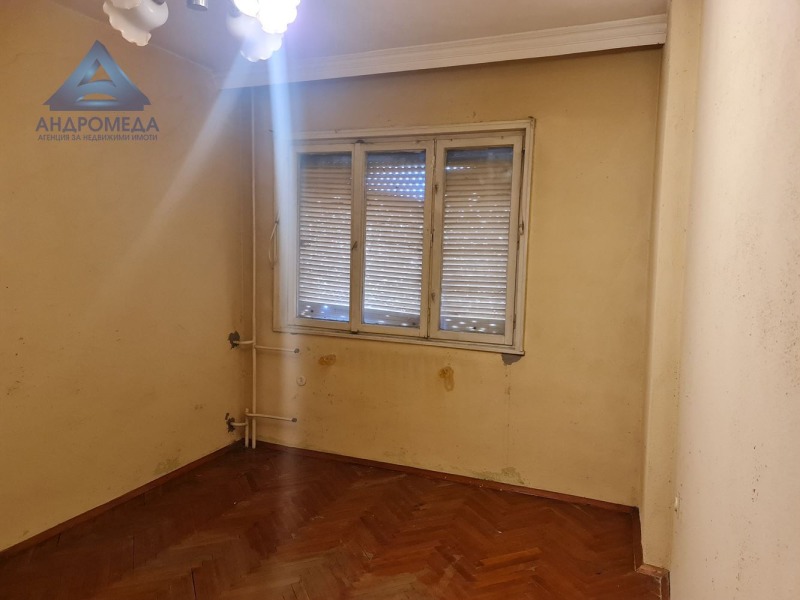 Продава  3-стаен град Плевен , Идеален център , 101 кв.м | 87166687 - изображение [2]