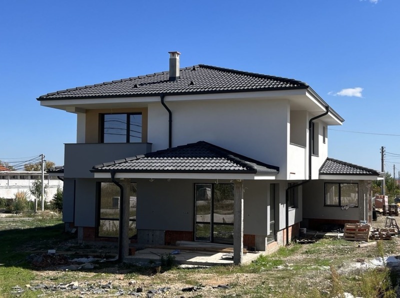 Продава  Къща, област Пловдив, с. Брестник •  259 900 EUR • ID 60929071 — holmes.bg - [1] 