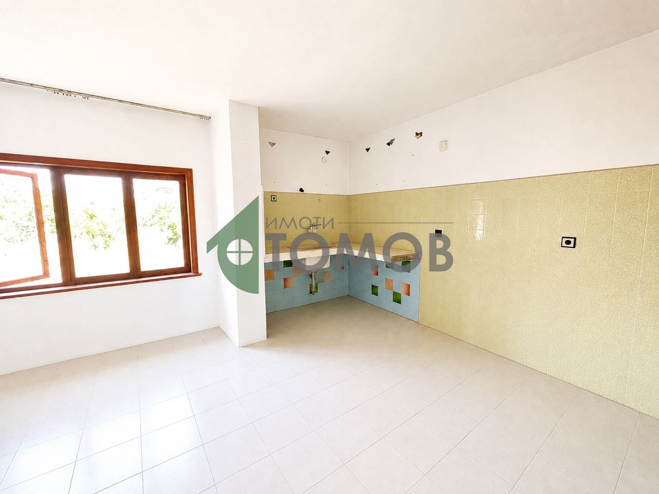 Продава КЪЩА, гр. Шумен, м-т Под Манастира, снимка 5 - Къщи - 55707708