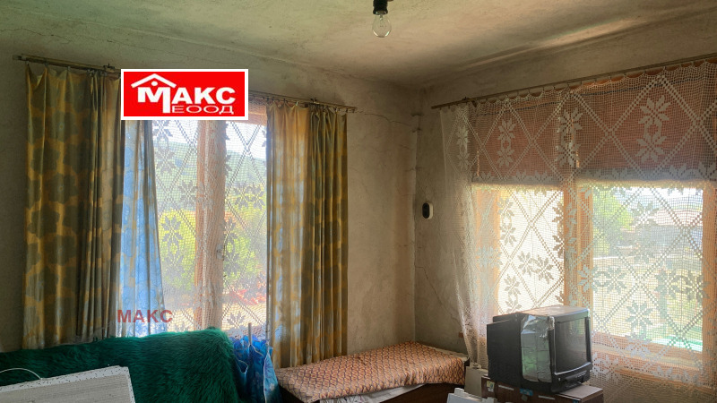 Продава КЪЩА, с. Долна Секирна, област Перник, снимка 9 - Къщи - 52376701