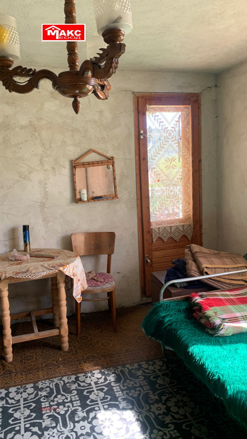 Продава КЪЩА, с. Долна Секирна, област Перник, снимка 5 - Къщи - 52376701