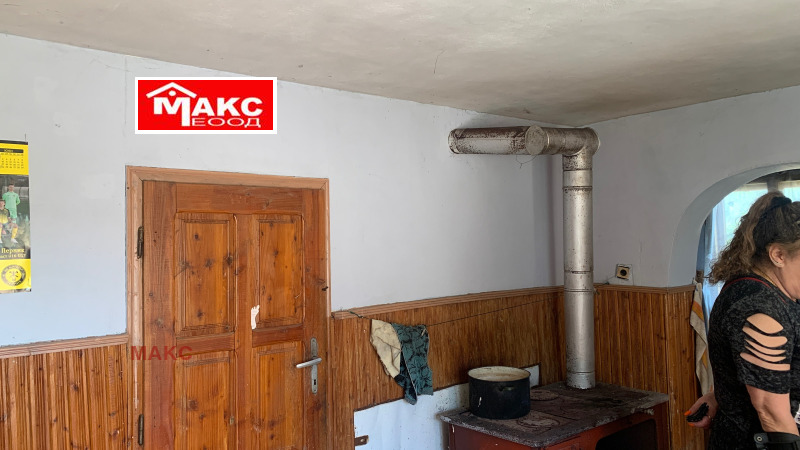 Продава КЪЩА, с. Долна Секирна, област Перник, снимка 2 - Къщи - 52376701