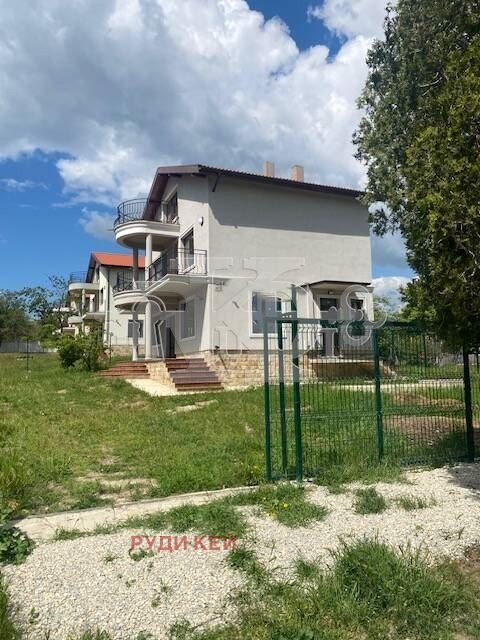 Продава КЪЩА, с. Равна гора, област Варна