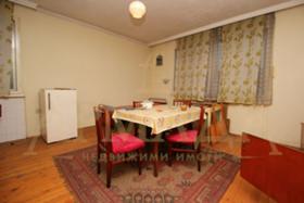 Продава етаж от къща град Пловдив Гагарин - [1] 