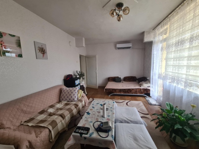 Продава  2-стаен, град Хасково, Република •  115 000 EUR • ID 88193699 — holmes.bg - [1] 