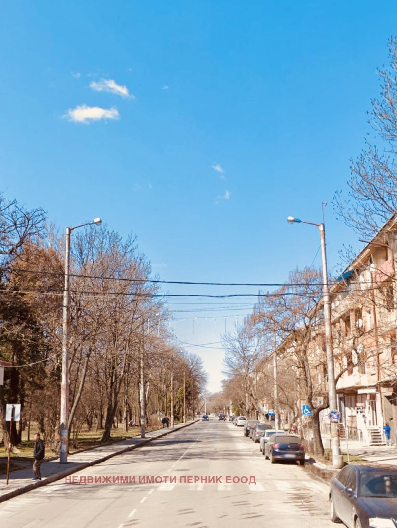 Продава  3-стаен град Перник , Изток , 85 кв.м | 62456125