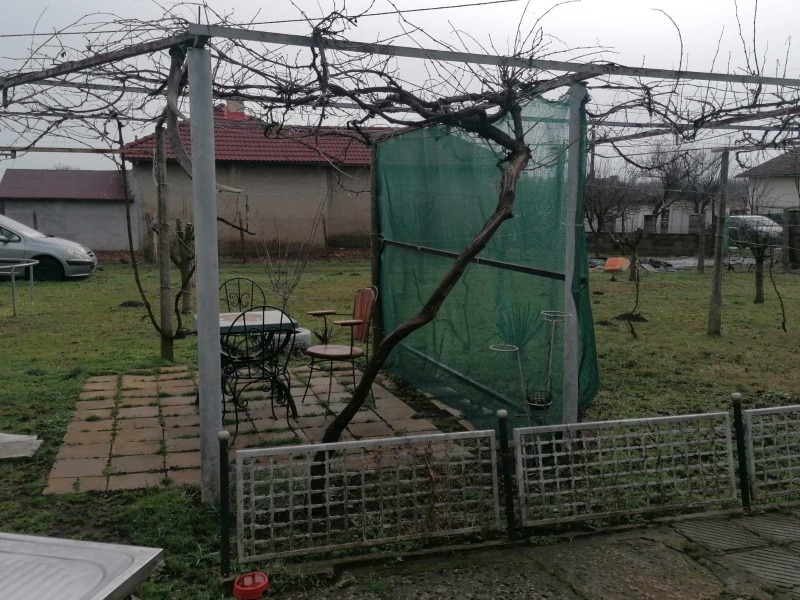 Продава КЪЩА, с. Смолница, област Добрич, снимка 9 - Къщи - 53372155