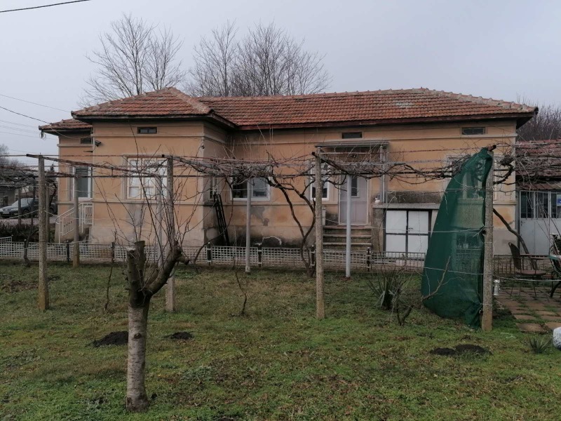 Продава КЪЩА, с. Смолница, област Добрич