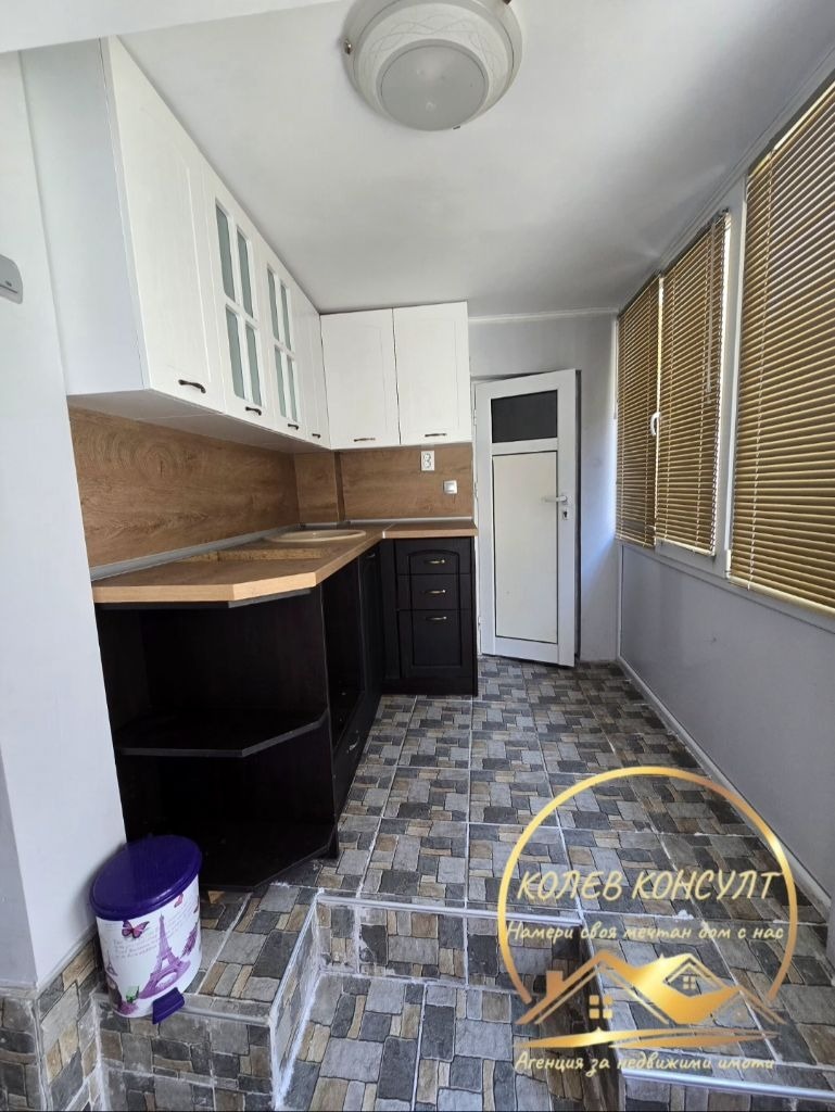 Продава КЪЩА, гр. Хасково, Червена стена, снимка 2 - Къщи - 55837559
