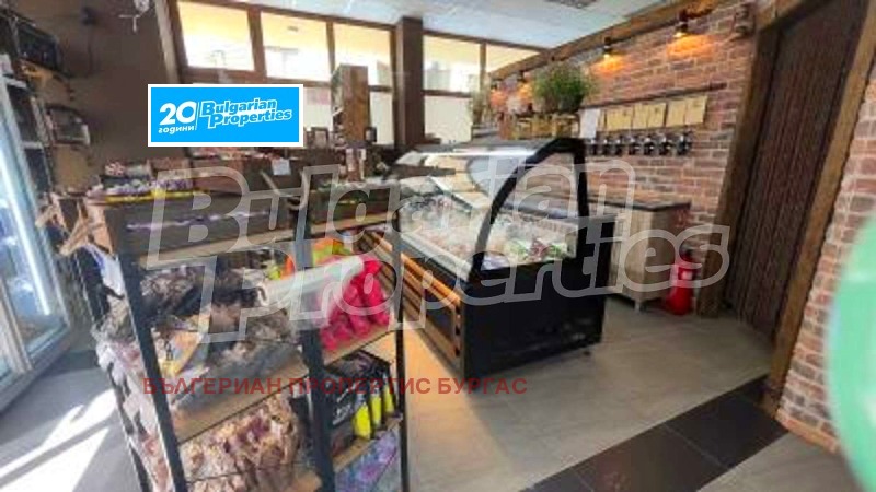 En venta  Comercio Burgas , Sarafovo , 56 metros cuadrados | 36512648 - imagen [3]