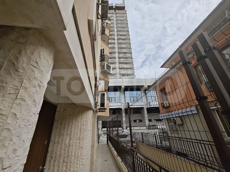 Myytävänä  2 makuuhuonetta Varna , Tsentar , 98 neliömetriä | 70850643 - kuva [16]