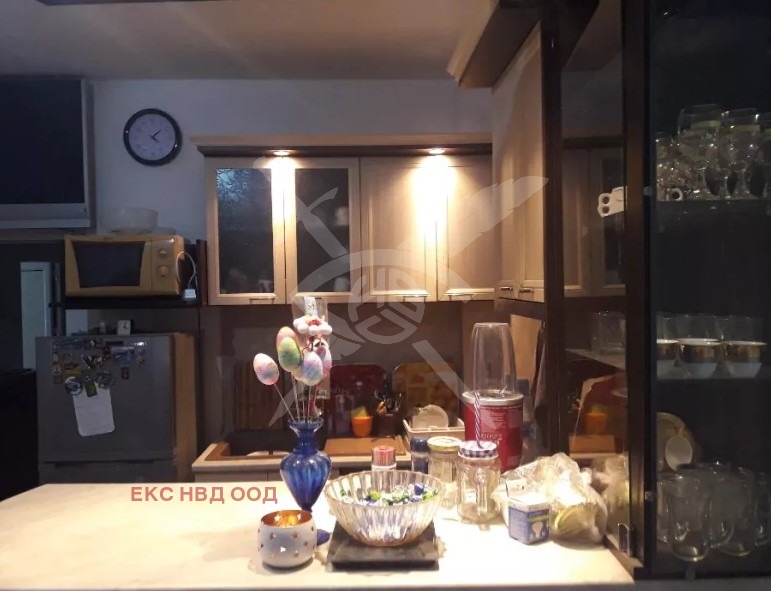 Продава 3-СТАЕН, гр. Пловдив, Тракия