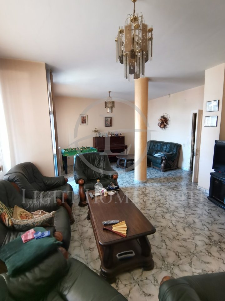 In vendita  3+ camere da letto Plovdiv , Tsentar , 193 mq | 17843455 - Immagine [4]