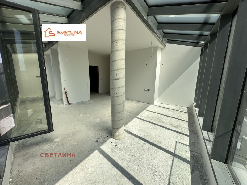 À venda  3 quartos Sofia , Hladilnika , 251 m² | 16904952