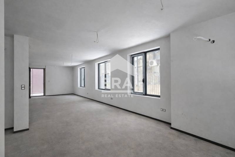 Продава ОФИС, гр. София, Център, снимка 2 - Офиси - 54136517