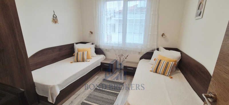 Продава КЪЩА, гр. Бургас, Сарафово, снимка 10 - Къщи - 52279504