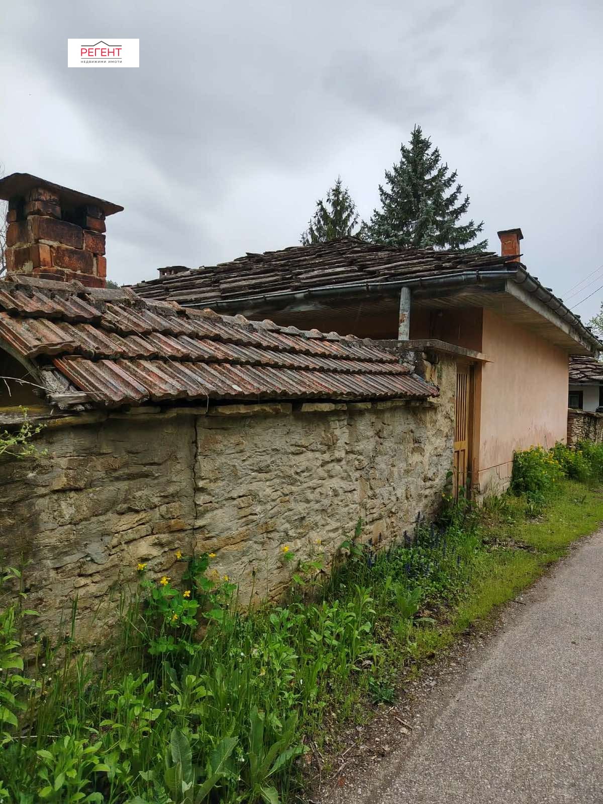 Продава КЪЩА, с. Беломъжите, област Габрово