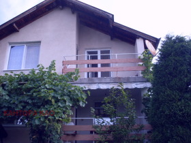 Maison Golemo Boutchino, région Pernik 1