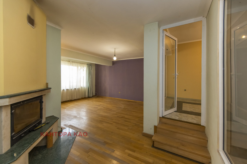 Продава 3-СТАЕН, гр. София, Карпузица, снимка 3 - Апартаменти - 52465248