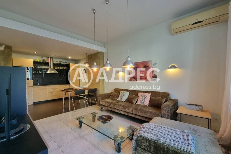 Продава  2-стаен, град София, Център •  270 000 EUR • ID 59248185 — holmes.bg - [1] 