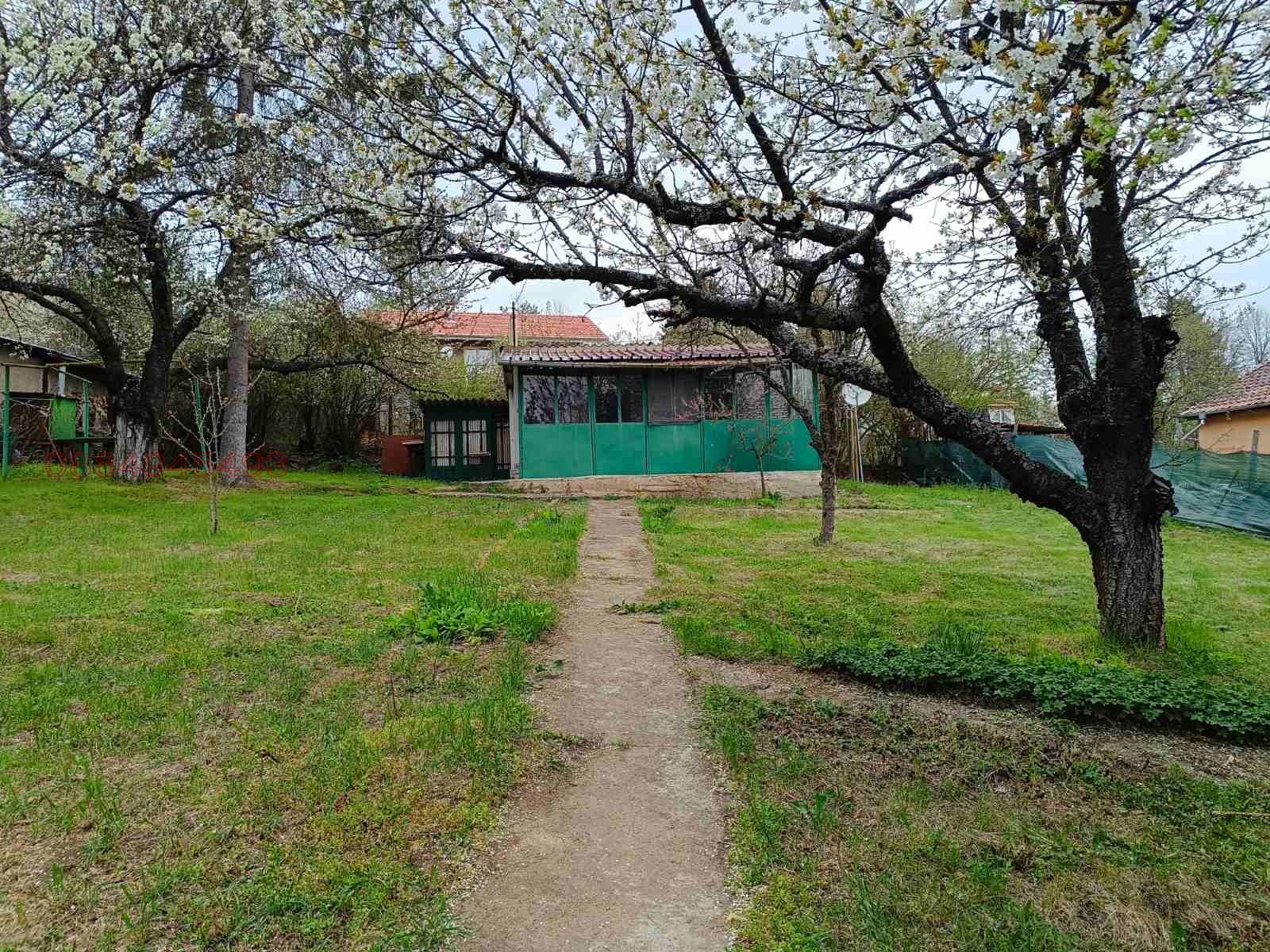 Продава ВИЛА, с. Макоцево, област София област