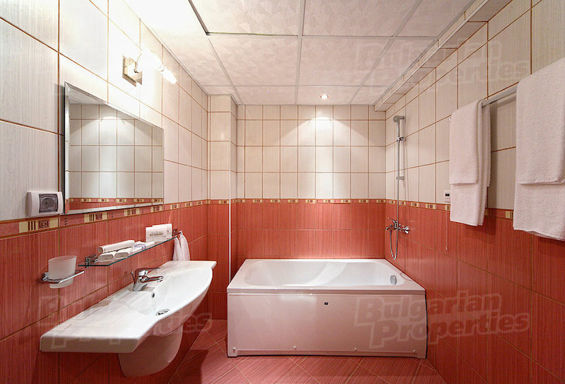 Продава  Хотел град Пловдив , Южен , 1700 кв.м | 78488383 - изображение [3]