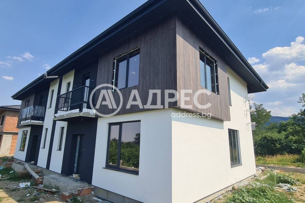 Продава КЪЩА, с. Марково, област Пловдив, снимка 2 - Къщи - 55612475