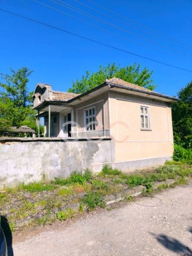 Продава  Къща, с. Ягнило