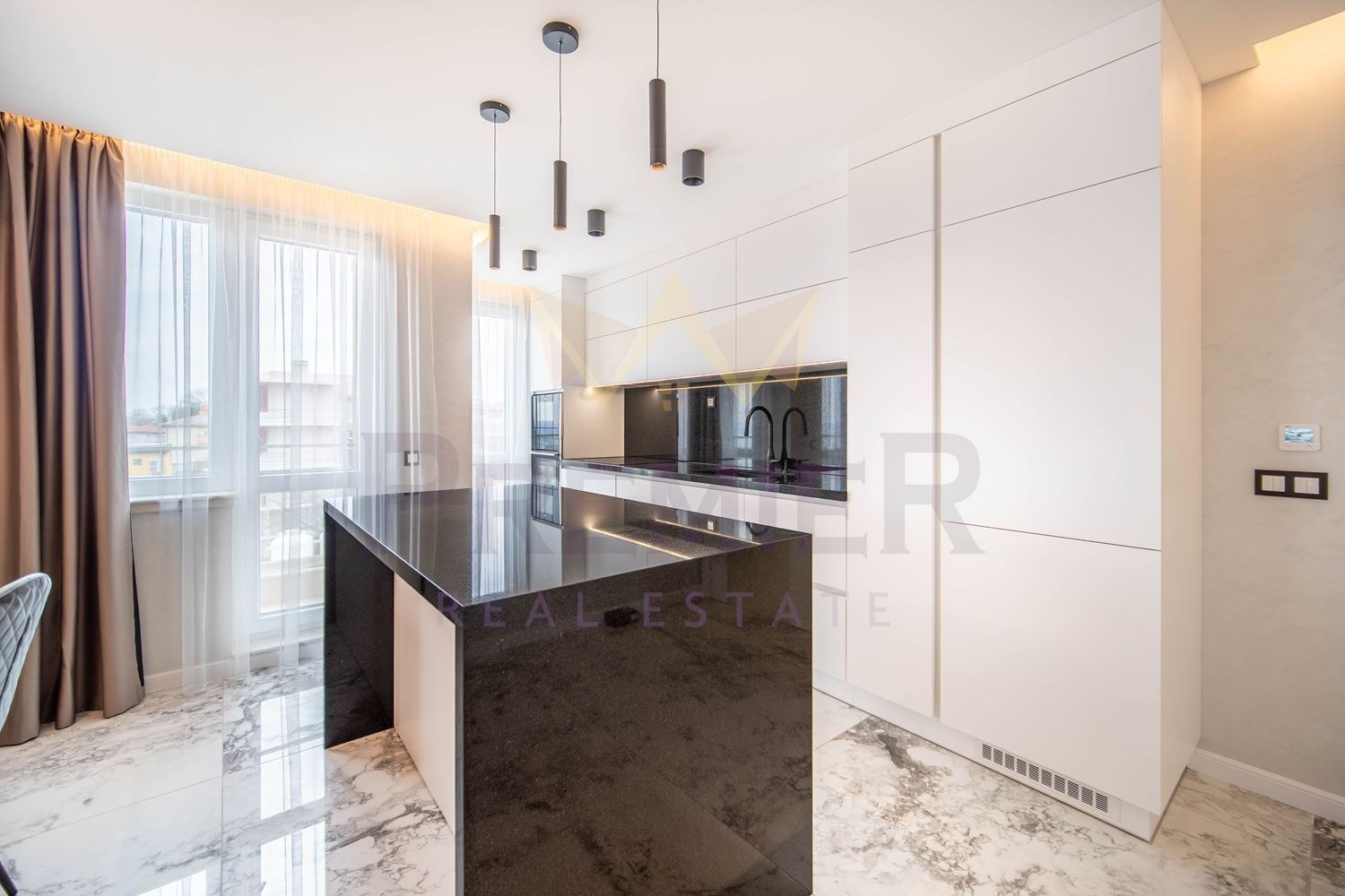 Продава 3-СТАЕН, гр. Варна, Изгрев, снимка 4 - Апартаменти - 54066357