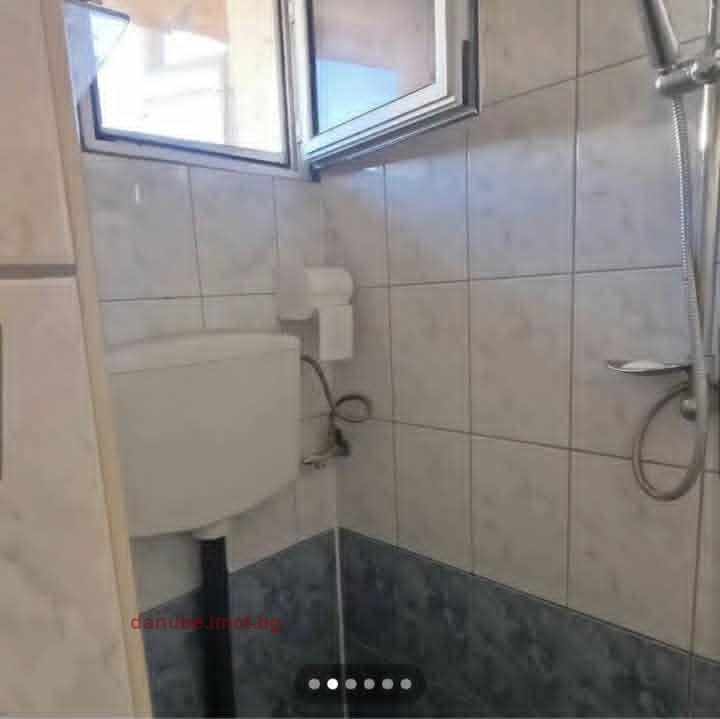 Продава ЕТАЖ ОТ КЪЩА, гр. Русе, Широк център, снимка 3 - Етаж от къща - 54525218