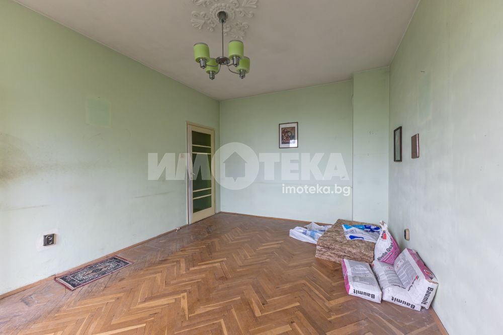 Продава 3-СТАЕН, гр. Варна, Левски 1