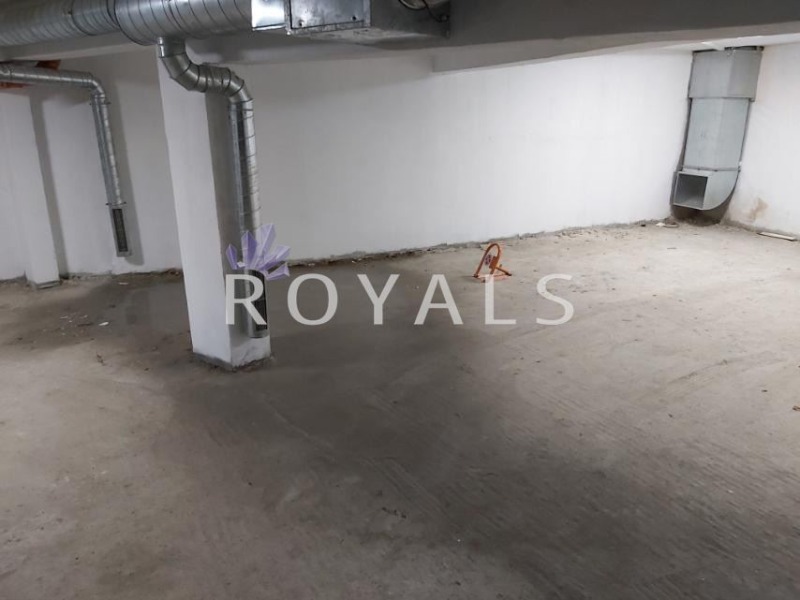 Продава  Гараж, паркомясто, град Варна, ЖП Гара • 25 000 EUR • ID 10203474 — holmes.bg - [1] 