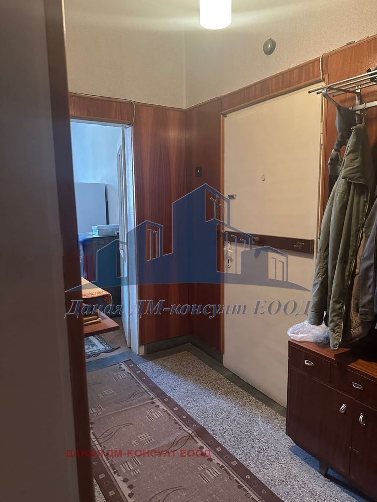 Продава 4-СТАЕН, гр. Шумен, Добруджански, снимка 2 - Апартаменти - 54050952